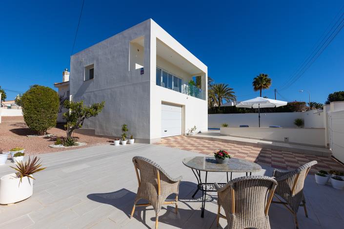 Image No.48-4 Bed Villa / Detached for sale