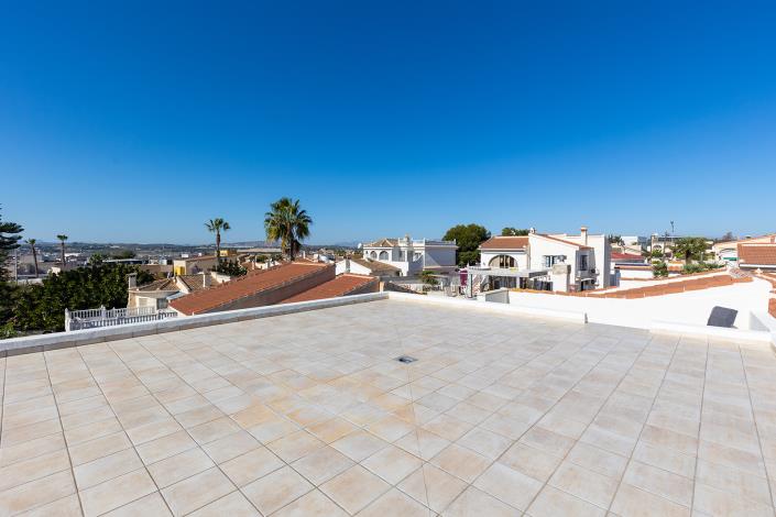 Image No.58-4 Bed Villa / Detached for sale