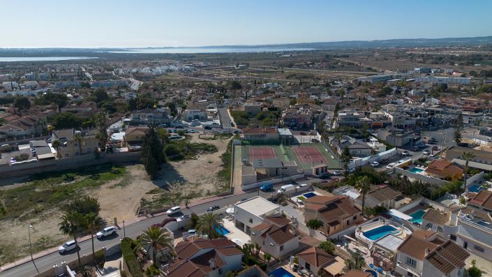 Image No.55-4 Bed Villa / Detached for sale