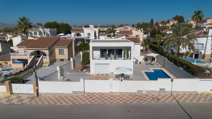 Image No.54-4 Bed Villa / Detached for sale