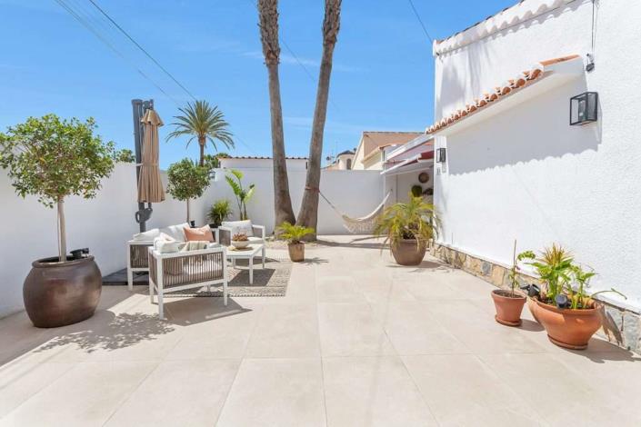 Image No.30-3 Bed Semi-Detached for sale