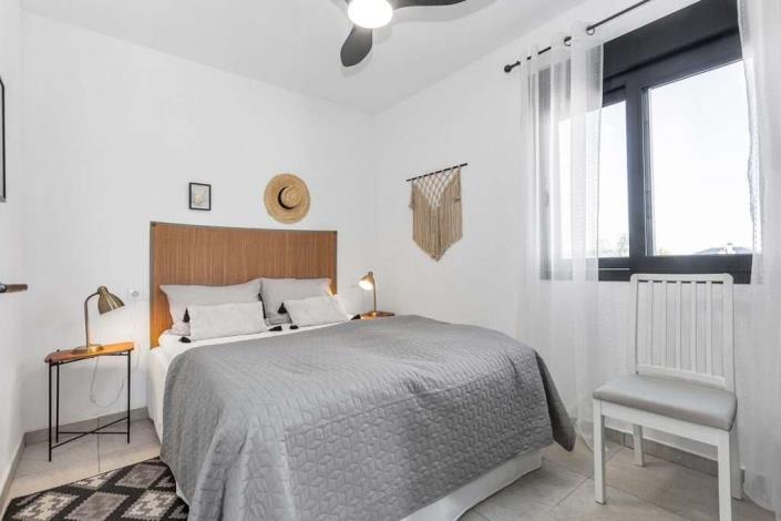 Image No.26-3 Bed Semi-Detached for sale