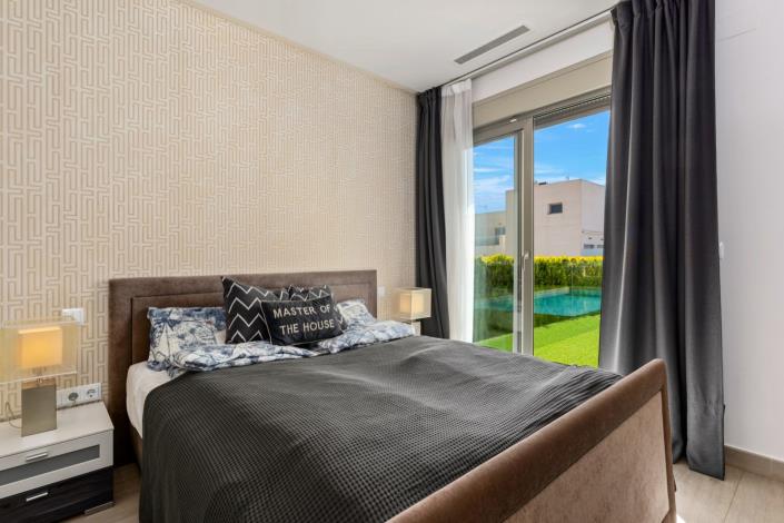 Image No.15-3 Bed Villa / Detached for sale