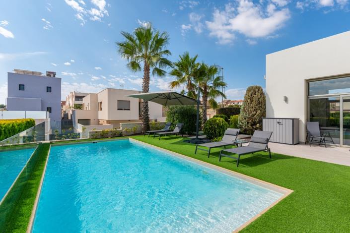 Image No.24-3 Bed Villa / Detached for sale