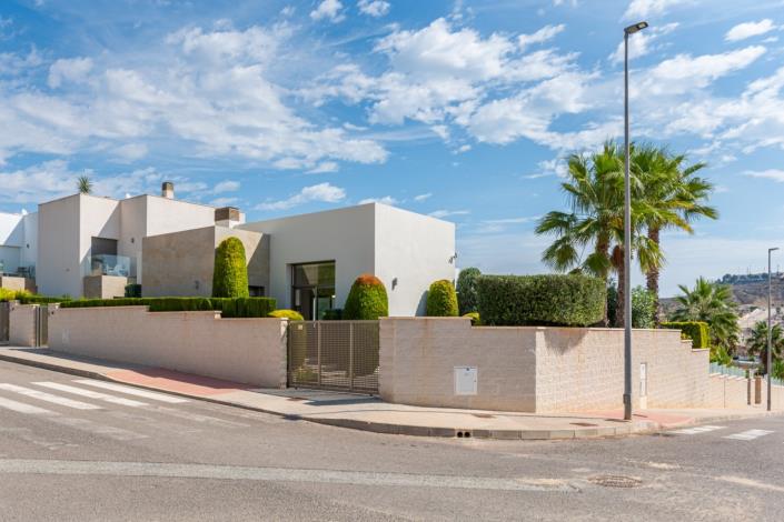 Image No.32-3 Bed Villa / Detached for sale