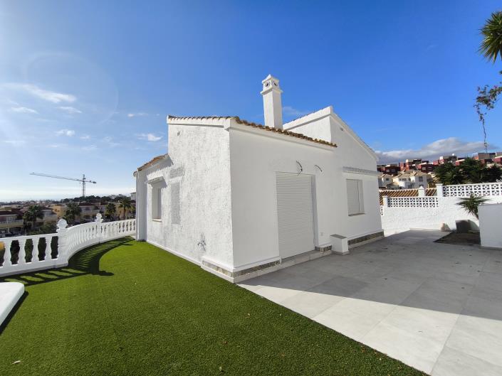 Image No.32-4 Bed Villa / Detached for sale