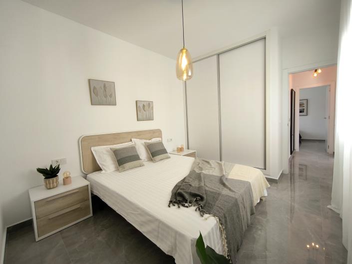 Image No.12-4 Bed Villa / Detached for sale