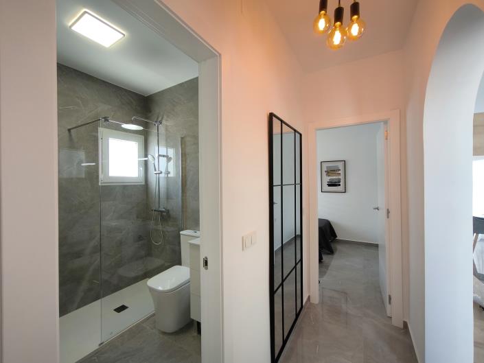 Image No.14-4 Bed Villa / Detached for sale