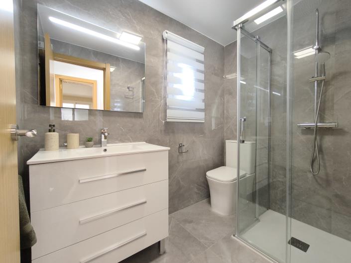 Image No.19-4 Bed Villa / Detached for sale