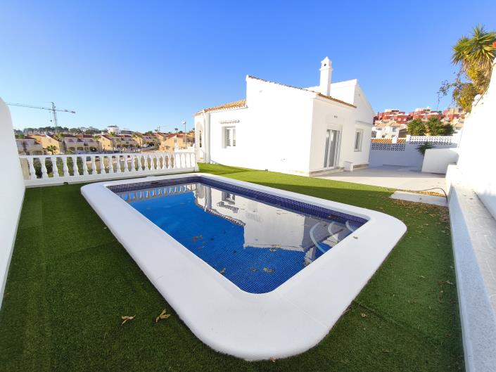 Image No.2-4 Bed Villa / Detached for sale