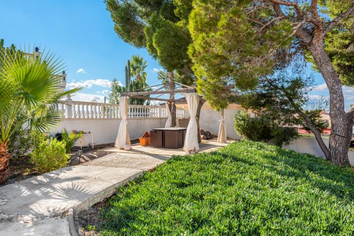 Image No.23-4 Bed Villa / Detached for sale