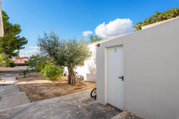 Image No.26-4 Bed Villa / Detached for sale