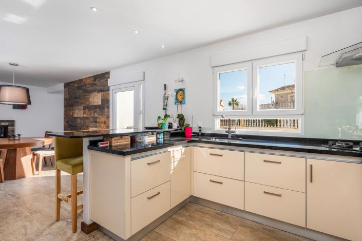 Image No.5-4 Bed Villa / Detached for sale