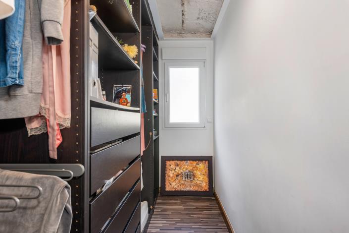 Image No.14-4 Bed Villa / Detached for sale