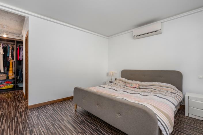 Image No.13-4 Bed Villa / Detached for sale