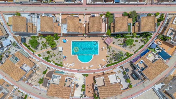 Image No.24-2 Bed Semi-Detached for sale