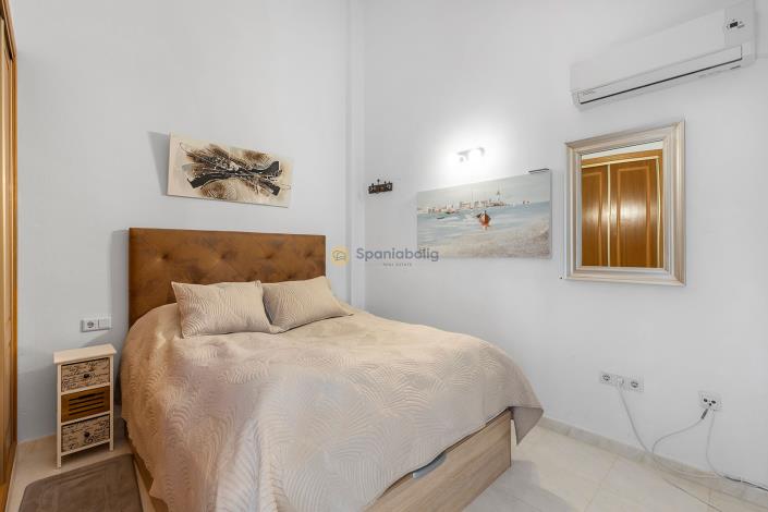 Image No.6-2 Bed Semi-Detached for sale