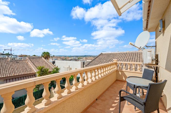 Image No.27-5 Bed Villa / Detached for sale