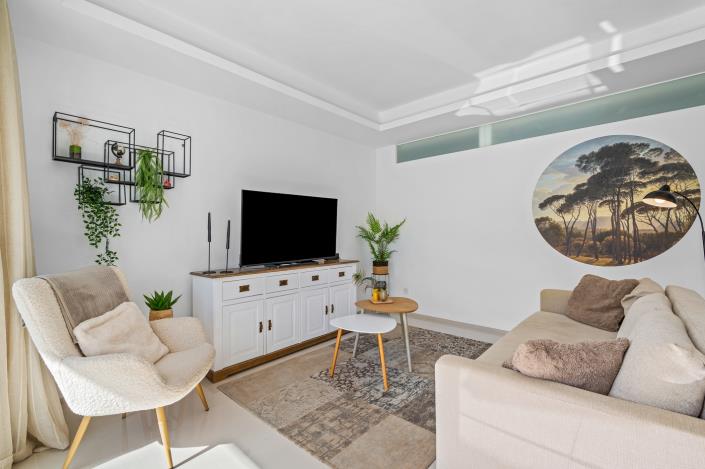 Image No.10-2 Bed Apartment for sale