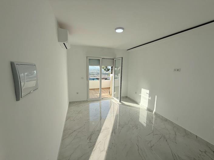 Image No.7-Studio for sale