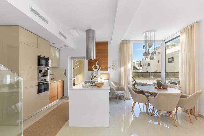 Image No.9-3 Bed Villa / Detached for sale