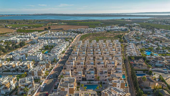 Image No.44-3 Bed Villa / Detached for sale