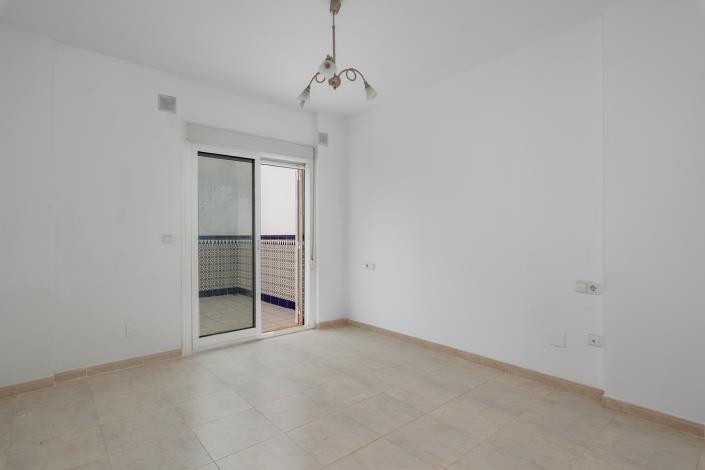 Image No.27-4 Bed Townhouse for sale