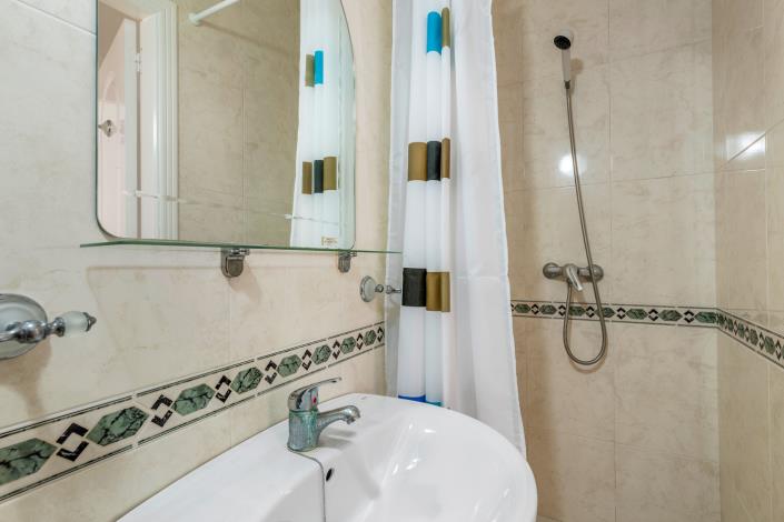 Image No.28-4 Bed Townhouse for sale