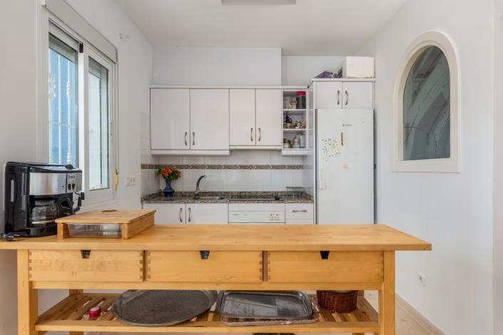 Image No.18-4 Bed Townhouse for sale