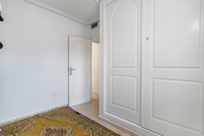 Image No.25-4 Bed Townhouse for sale