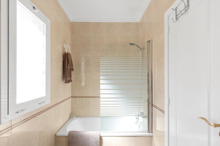 Image No.26-3 Bed Quad for sale