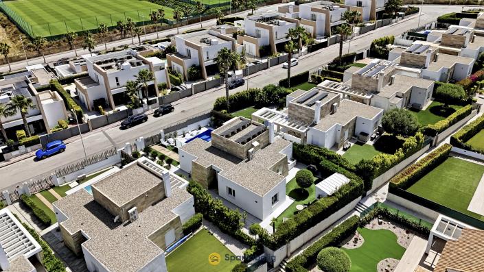 Image No.39-3 Bed Villa / Detached for sale