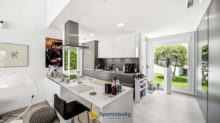 Image No.17-3 Bed Villa / Detached for sale