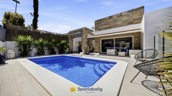 Image No.23-3 Bed Villa / Detached for sale