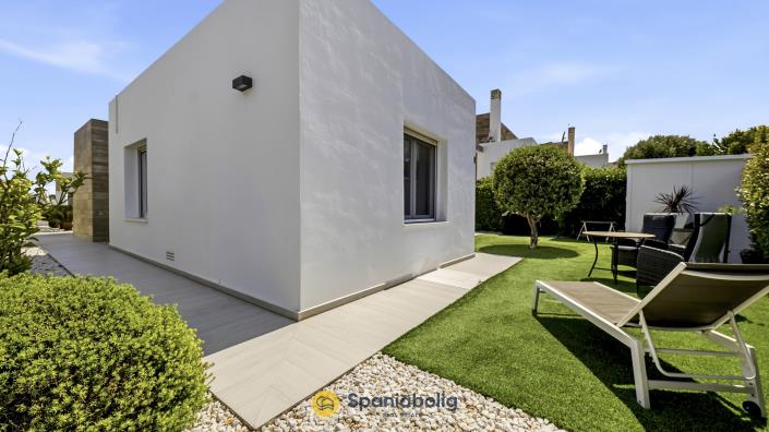Image No.31-3 Bed Villa / Detached for sale