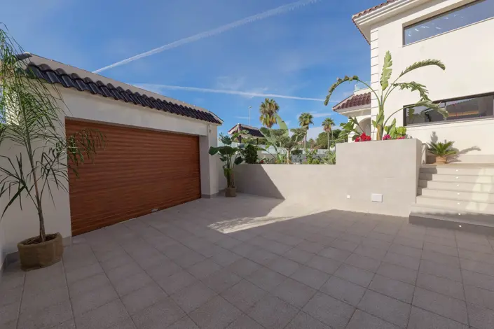 Image No.34-3 Bed Villa / Detached for sale