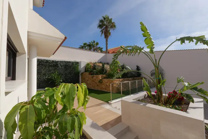 Image No.30-3 Bed Villa / Detached for sale