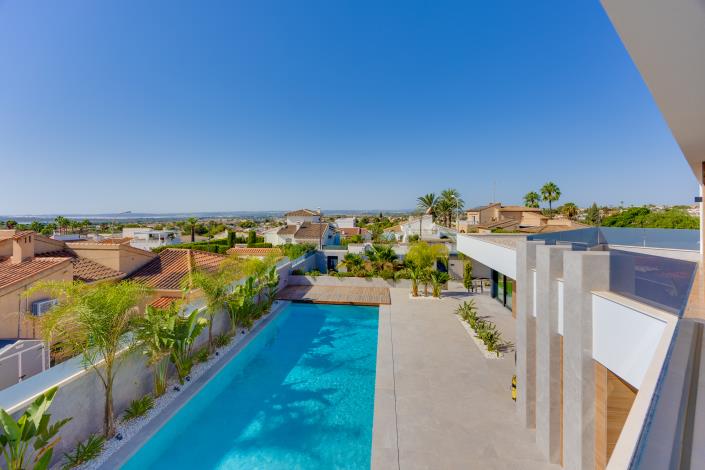 Image No.2-5 Bed Villa / Detached for sale