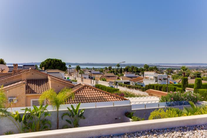 Image No.20-5 Bed Villa / Detached for sale