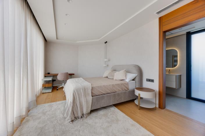 Image No.17-5 Bed Villa / Detached for sale