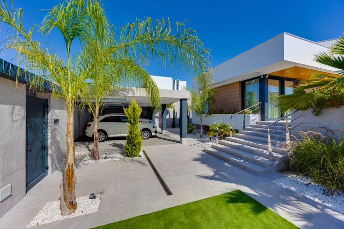 Image No.34-5 Bed Villa / Detached for sale