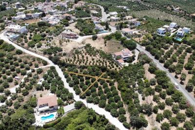 Buildable-plot-with-olive-grove-tucked-away-in-a-quiet-neighborhood-of-luxury-villas_1
