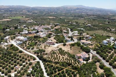 Buildable-plot-with-olive-grove-tucked-away-in-a-quiet-neighborhood-of-luxury-villas_3