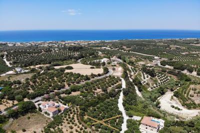Buildable-plot-with-olive-grove-tucked-away-in-a-quiet-neighborhood-of-luxury-villas_4