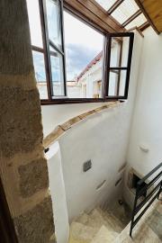 Venetian-style-house-with-a-well-in-the-historical-village-of-Chromonastiri_14