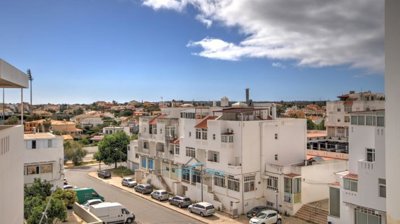 peaceful residential area close to ferragudo and beach