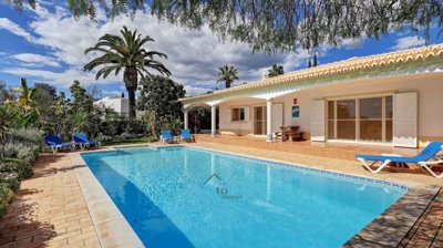 private pool area