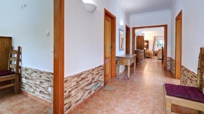 spacious entrance hallway