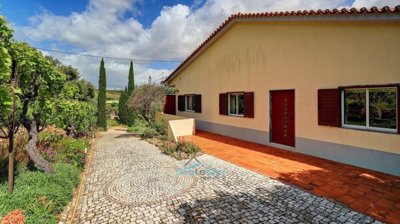 cobblestone drive