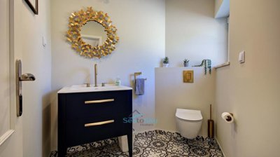 guest cloakroom